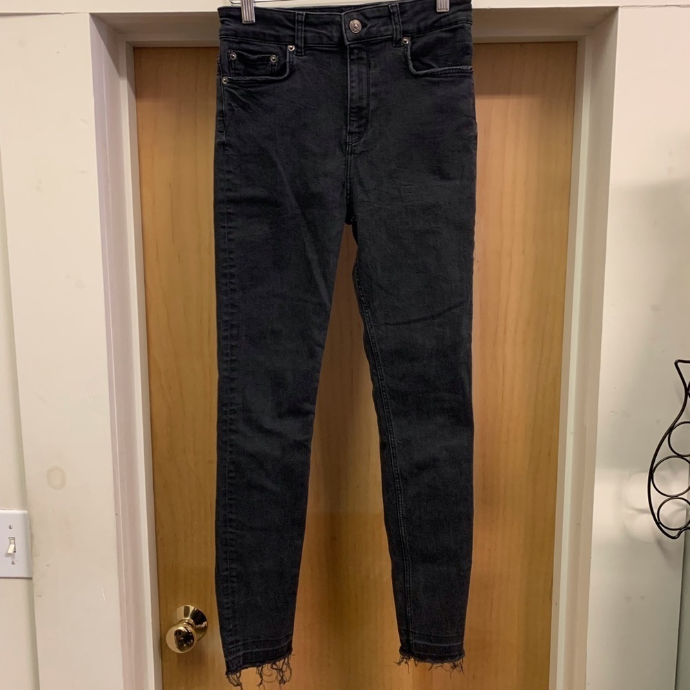 Zara Straight Leg Jeans size 6